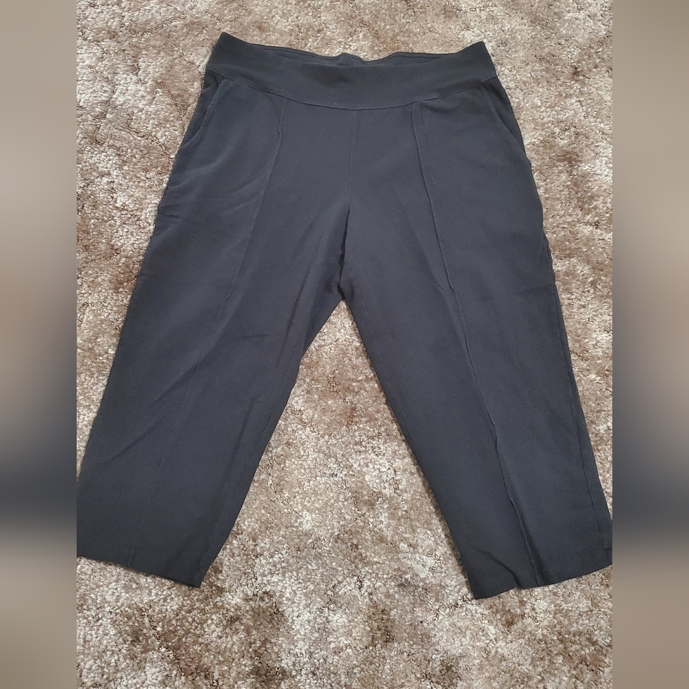 Time and Tru Women's Capris